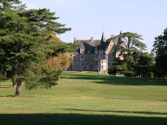 CHATEAU DE COURTALAIN